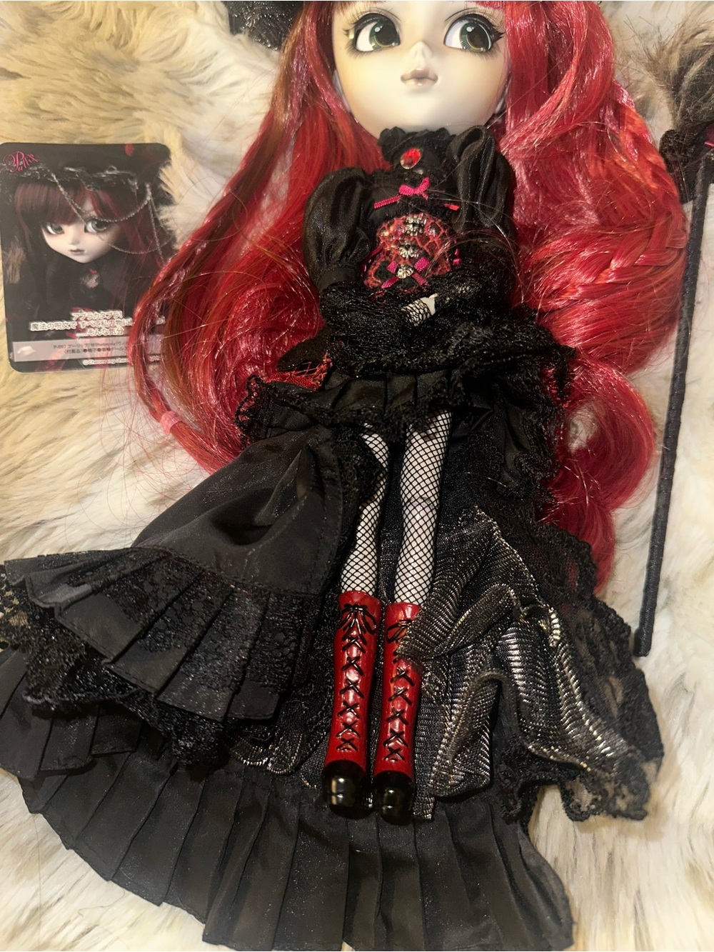 Beautiful Wilhelmina Pullip Doll - Picture 3 of 8